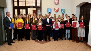 Uroczyste wręczenie stypendiów najlepszym uczniom w Urzędzie Miasta Ełku
